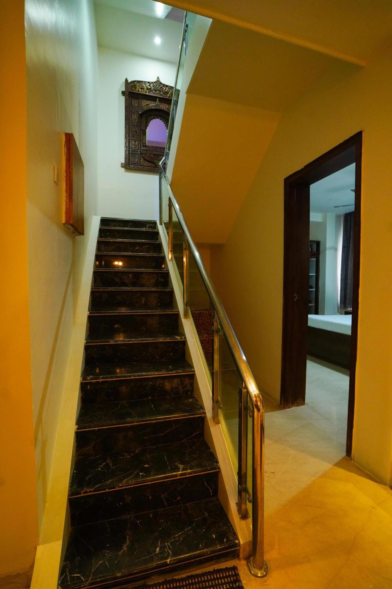 Golden Villa - Duplex House With Private Theater - Near To Alipiri And Bhudevi Ttd Ticket Counter And Kapilateertham Tirupati Bagian luar foto