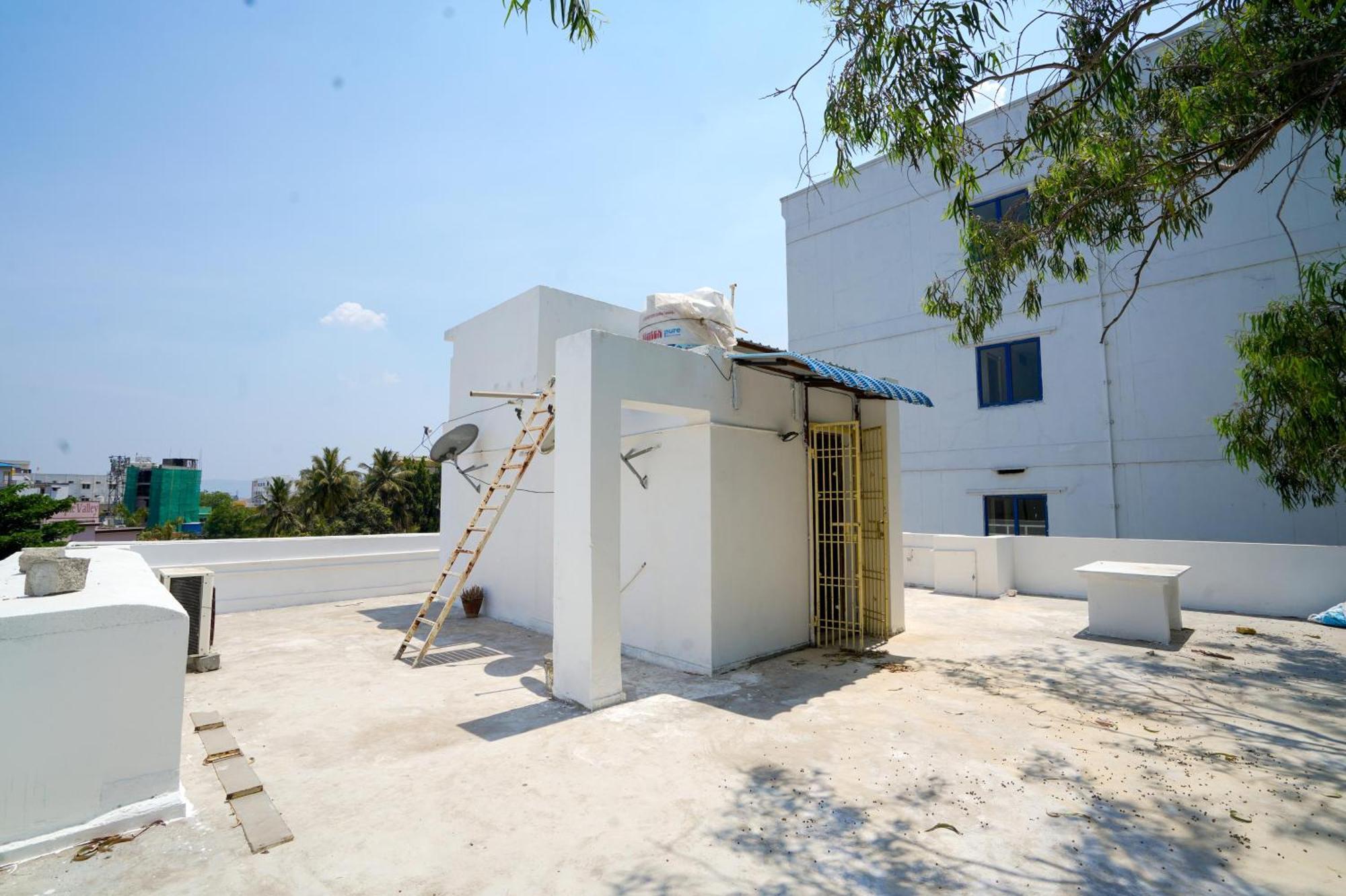 Golden Villa - Duplex House With Private Theater - Near To Alipiri And Bhudevi Ttd Ticket Counter And Kapilateertham Tirupati Bagian luar foto
