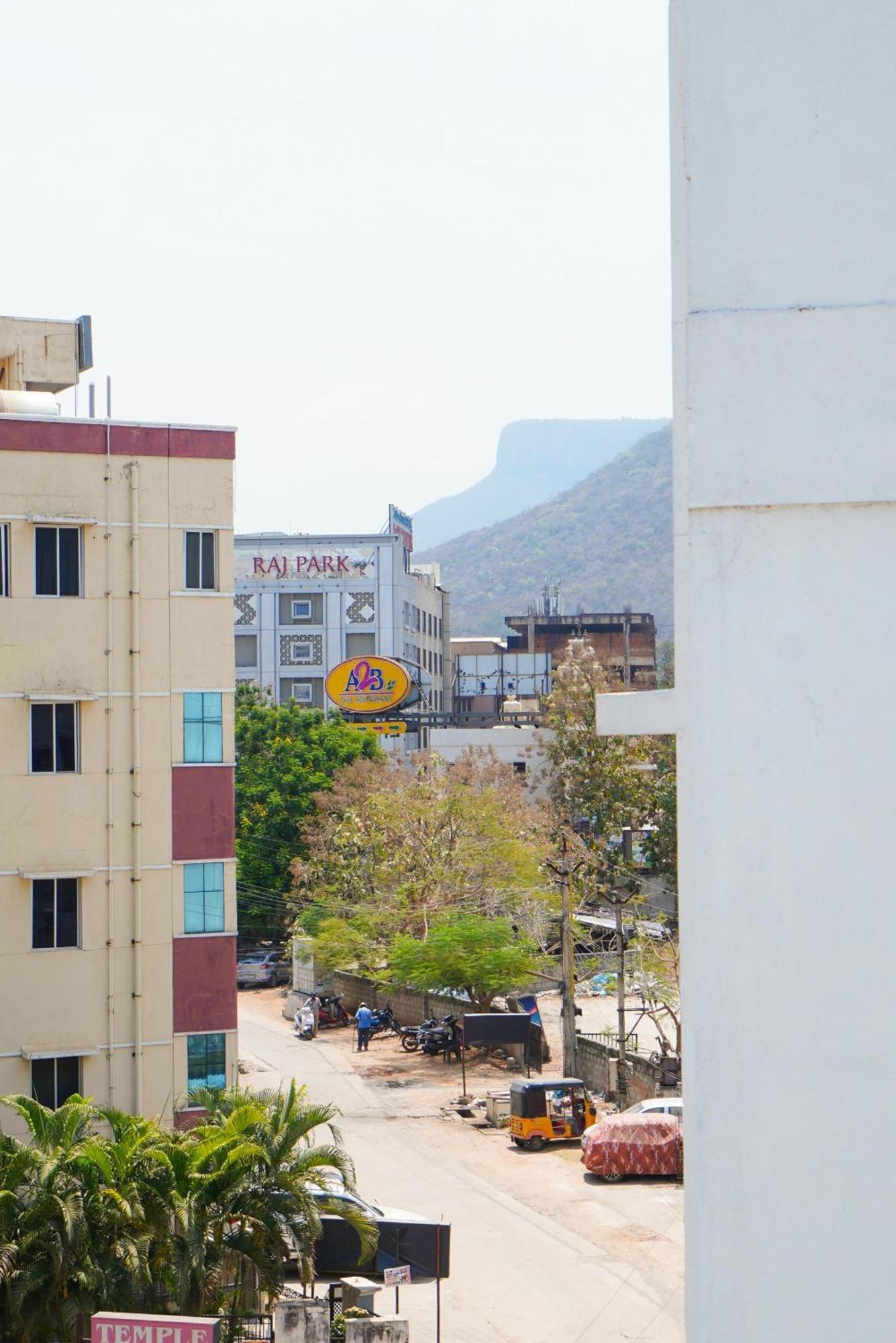 Golden Villa - Duplex House With Private Theater - Near To Alipiri And Bhudevi Ttd Ticket Counter And Kapilateertham Tirupati Bagian luar foto