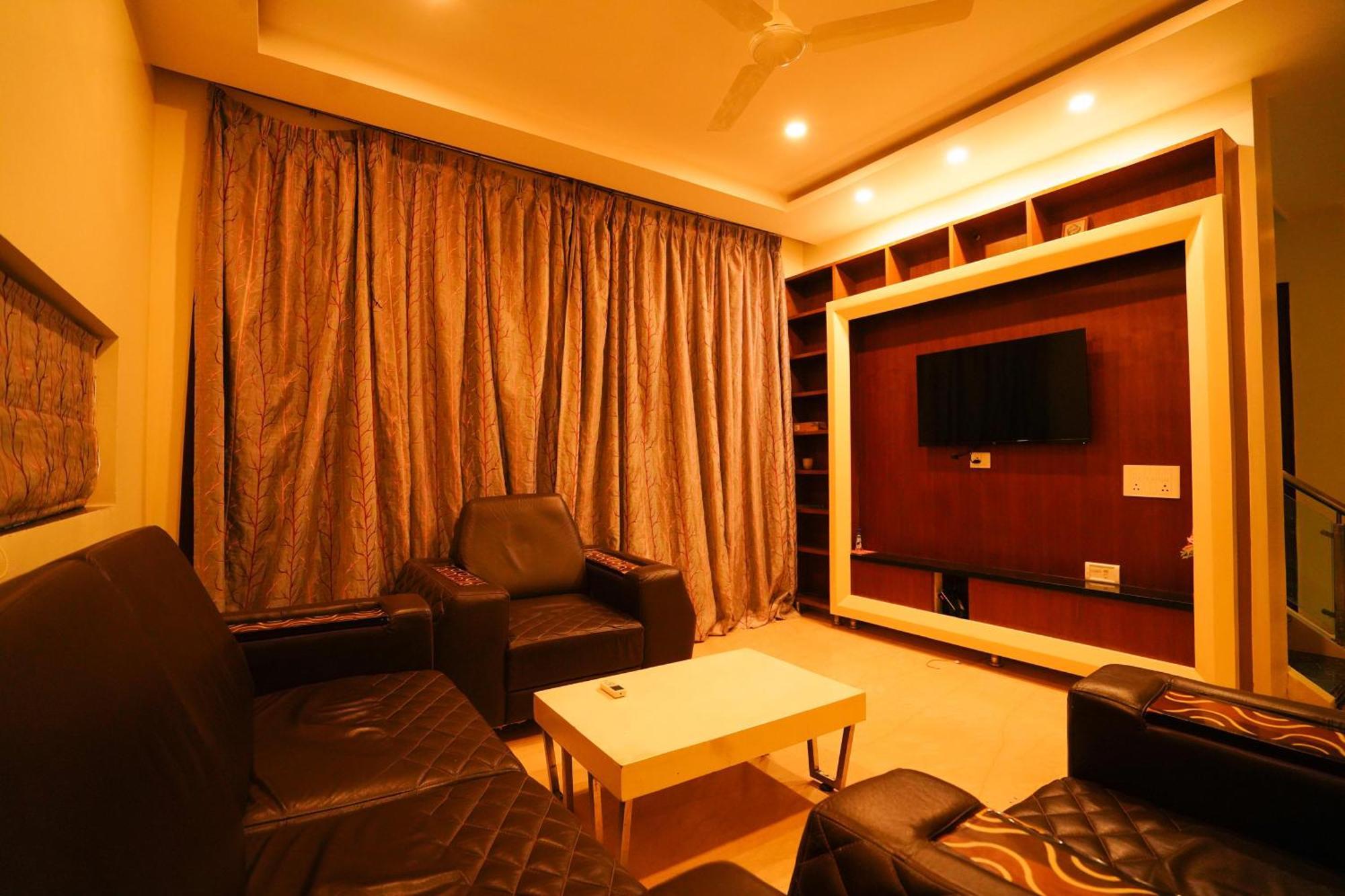Golden Villa - Duplex House With Private Theater - Near To Alipiri And Bhudevi Ttd Ticket Counter And Kapilateertham Tirupati Bagian luar foto