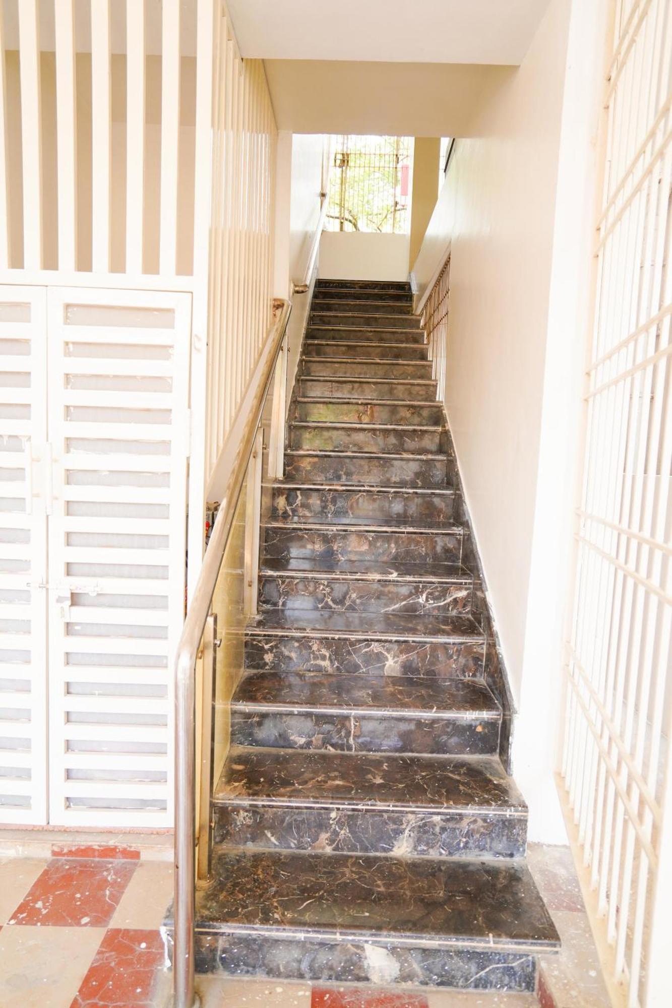 Golden Villa - Duplex House With Private Theater - Near To Alipiri And Bhudevi Ttd Ticket Counter And Kapilateertham Tirupati Bagian luar foto